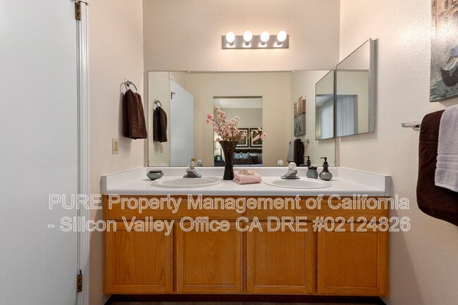 Building Photo - 929 E El Camino Real