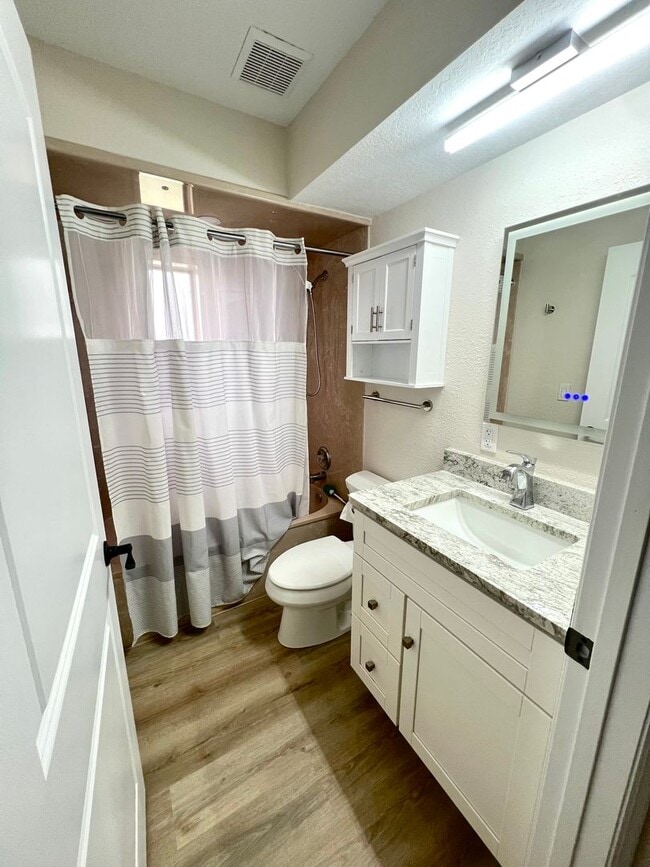 Building Photo - Hidden gem in Silver Oaks