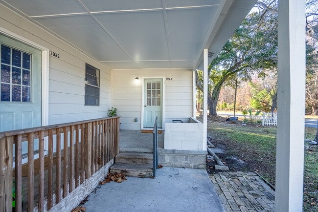 Building Photo - Evora