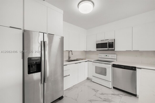 Building Photo - 1284 W 44th Pl