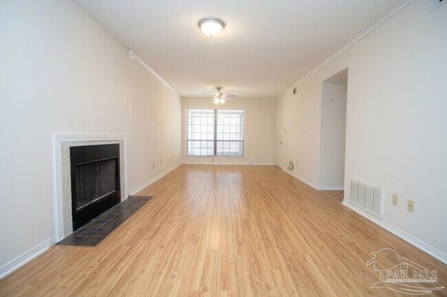 Building Photo - 2375 Sugartree Ave