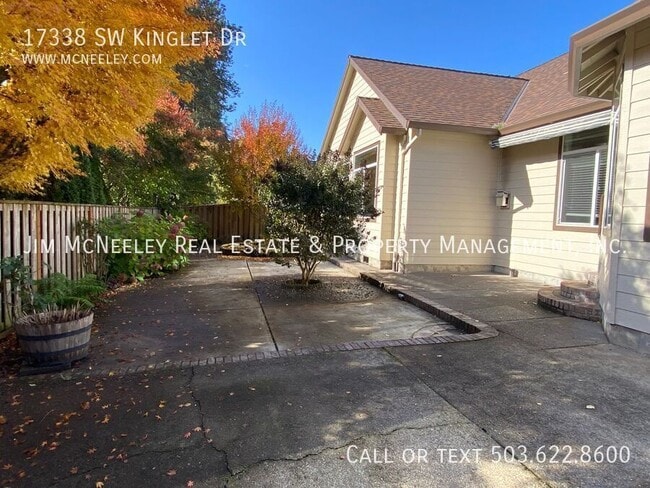Building Photo - 17338 SW Kinglet Dr