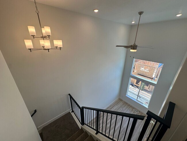 Building Photo - 5280 Acacia Dr