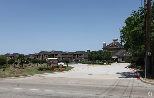 Building Photo - Mansions at Hastings Green Senior