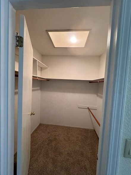 Building Photo - 5327 Hillsdale Blvd