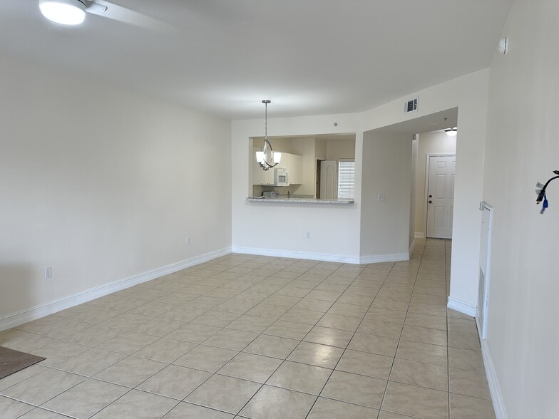 Building Photo - 7818 Great Heron Way