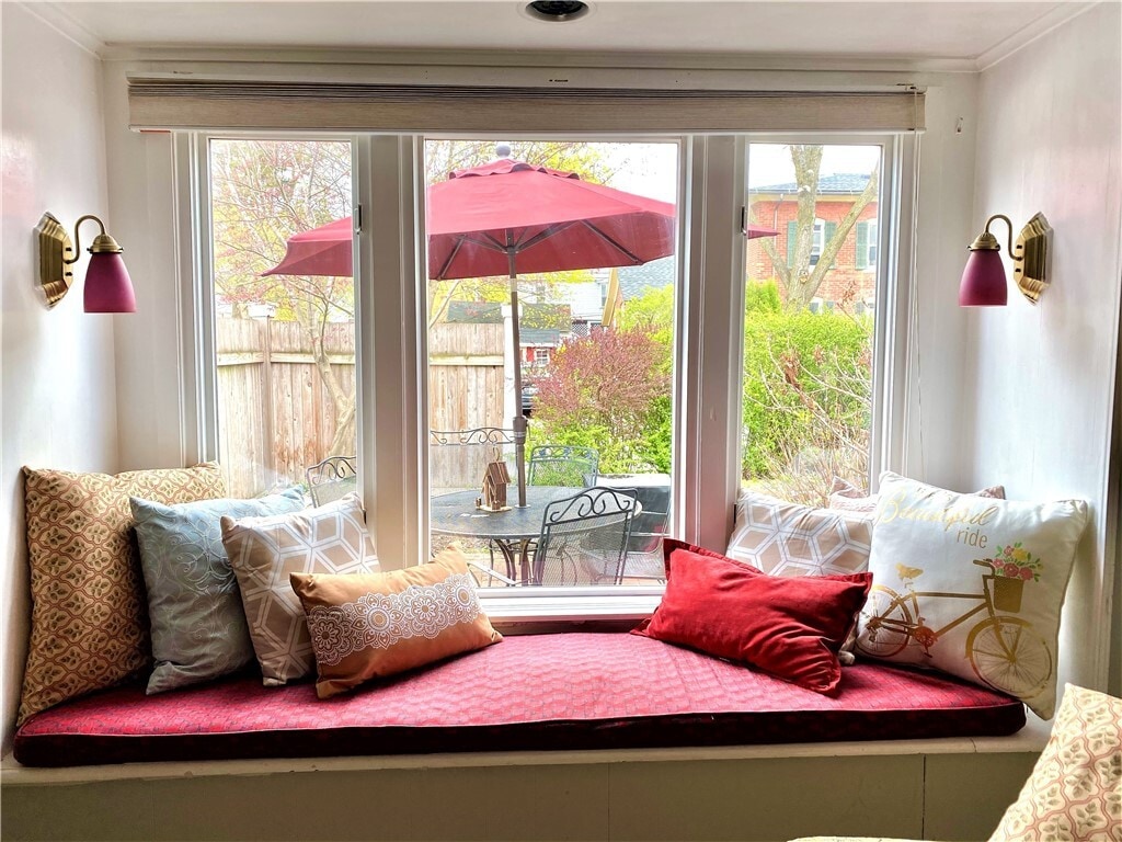 Bonus room window seating - 164 S Main St