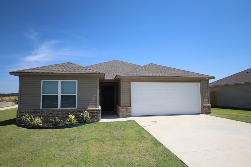 Building Photo - 5400 Orchard Pass