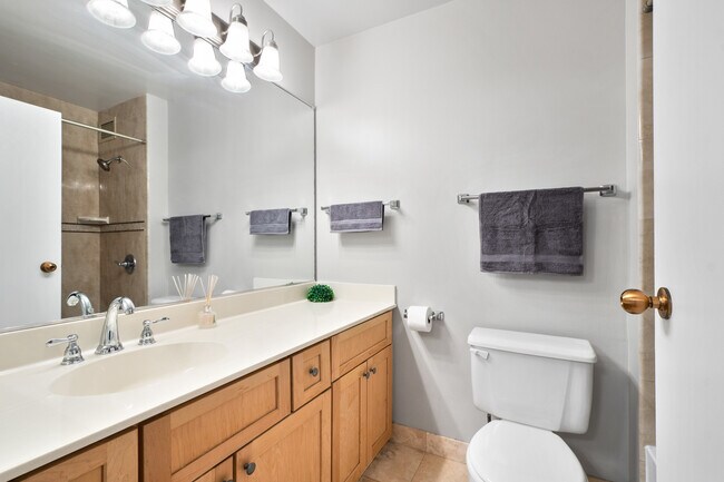 Building Photo - 401 E Ontario St