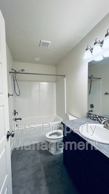Building Photo - 9801 Silverbright Dr