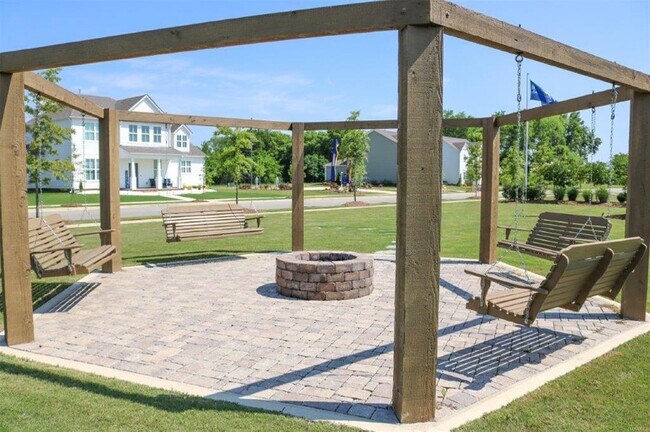 Building Photo - 5206 Pike Lp