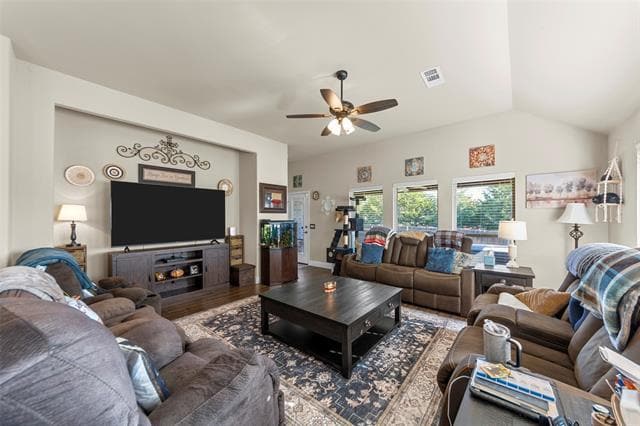 Building Photo - 652 Cottage Pl