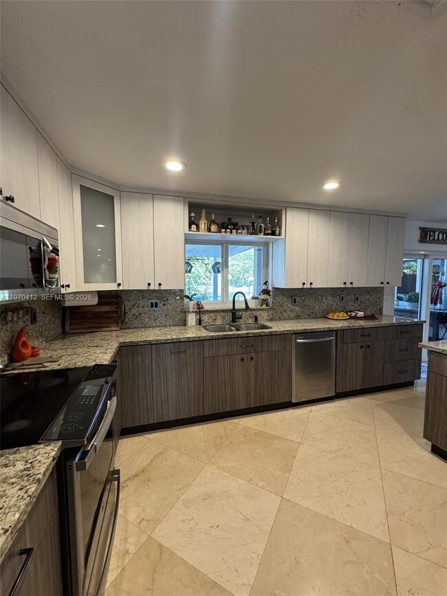 Building Photo - 10973 NW 53rd Ln