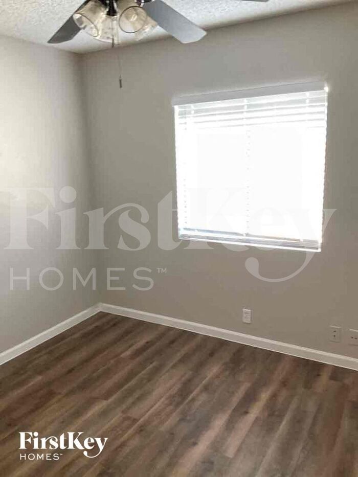 Building Photo - 6268 N 88th Ave