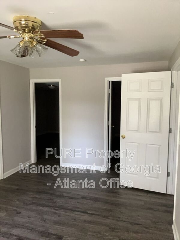 Building Photo - 27 N Hampton Dr