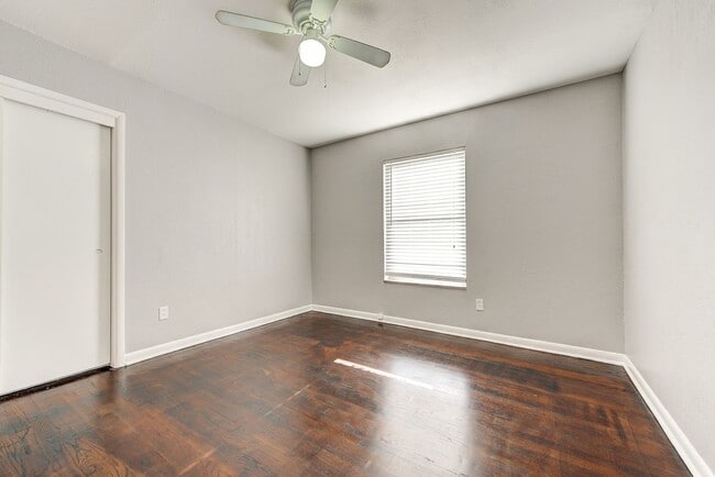 Building Photo - 10313 Whitehaven Rd