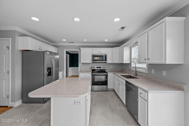 Building Photo - 2907 Judge Manly Dr