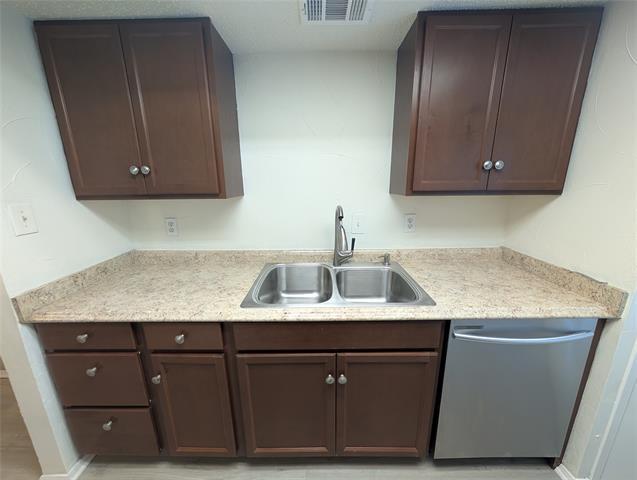 Building Photo - 7431 Holly Hill Dr