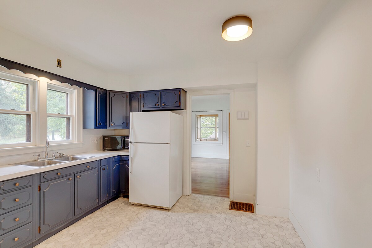 Building Photo - 1633 McDonald St NW