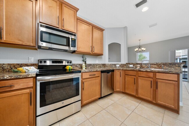Building Photo - 6548 S Goldenrod Rd