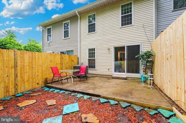 Building Photo - 16110 Hayshire Ct