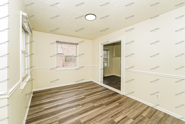 Building Photo - 26747 Russell Rd
