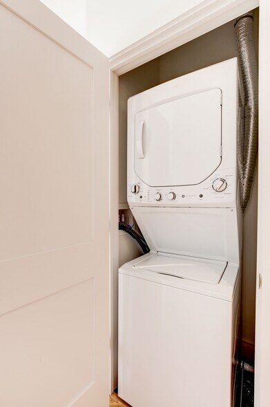 Building Photo - 215 Upshur St NW