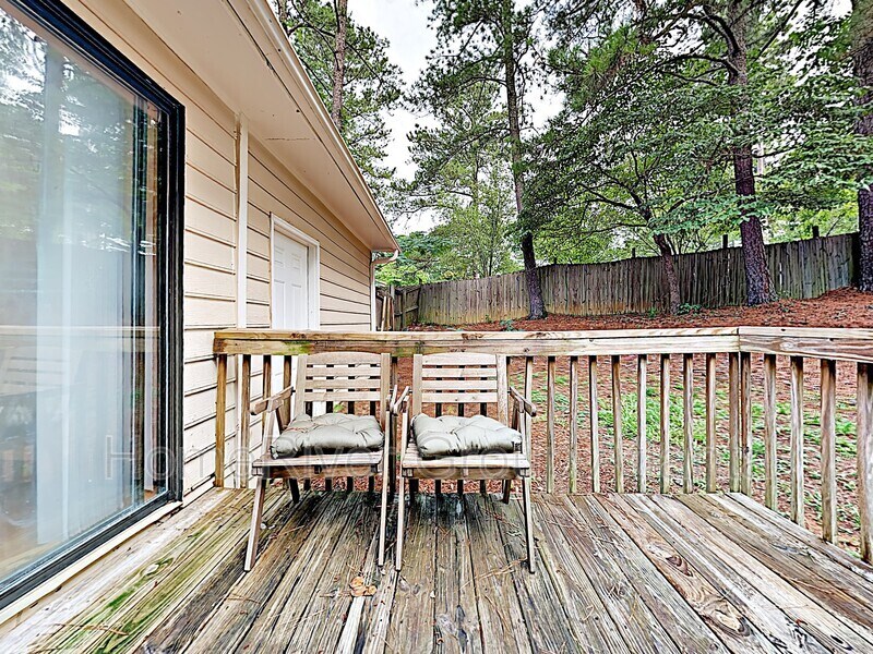 Building Photo - 302 Kings Hill Ct