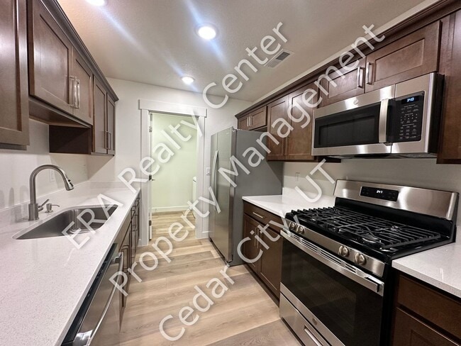 Building Photo - 45 Spanish Trail Dr