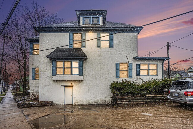 Building Photo - West Lovell 2-Bed/1-Bath upstairs apartment, 789 sq. ft. - Ask about our Security Deposit Alterna...