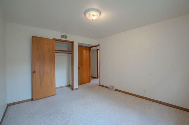 Building Photo - 4204 N Olsen Ave