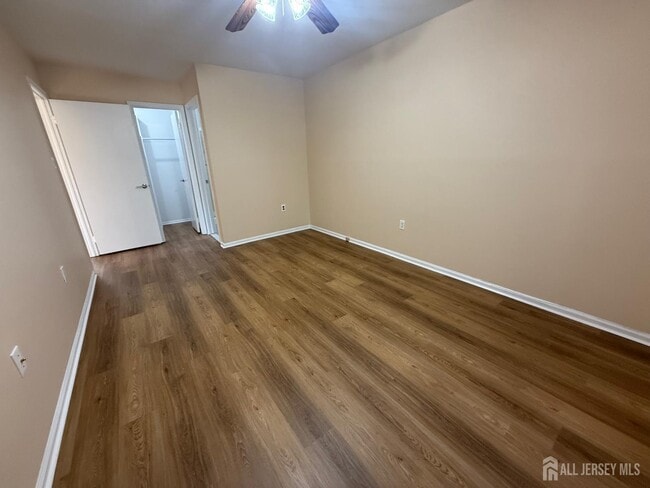 Building Photo - 351 Constitution Cir