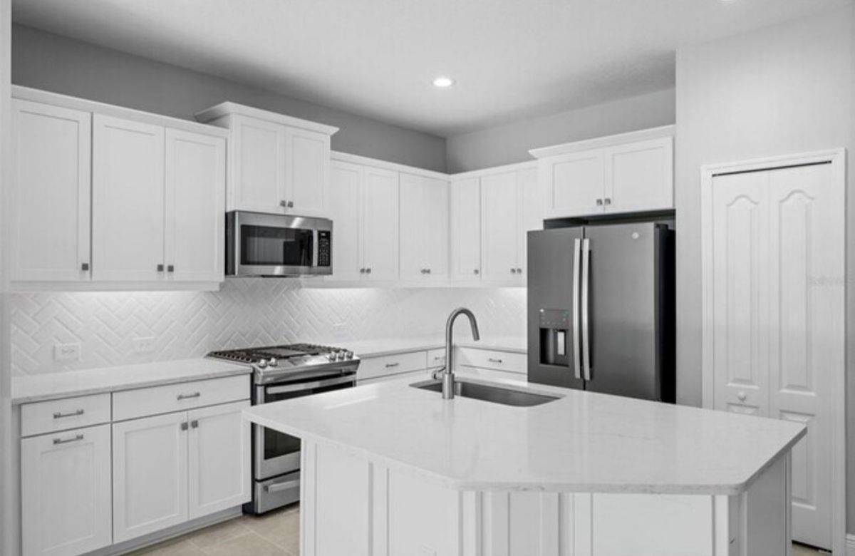 Building Photo - 4338 Tamarind Pl