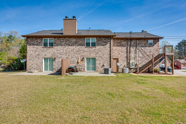 Building Photo - 2056 Sitser Ln