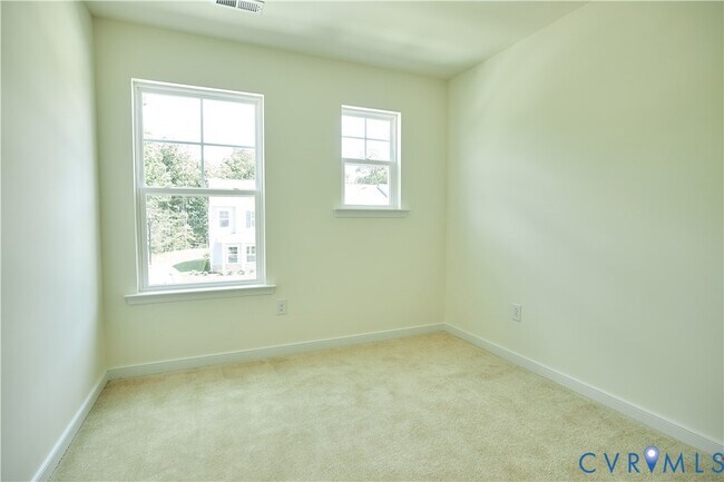 Building Photo - 216 Greenpark Rd