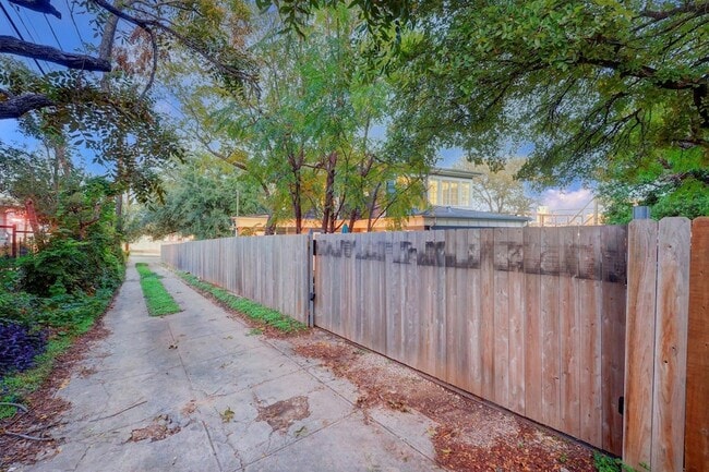 Building Photo - 1205 Enfield Rd