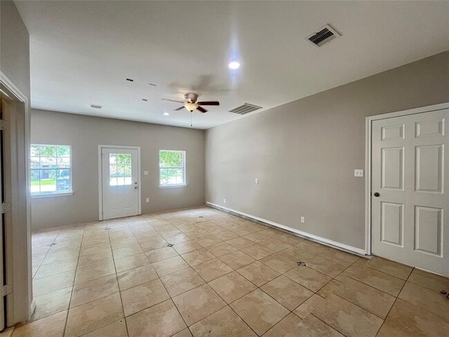Building Photo - 6430 Skyview Dr