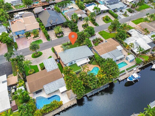 Building Photo - 2530 Okeechobee Ln