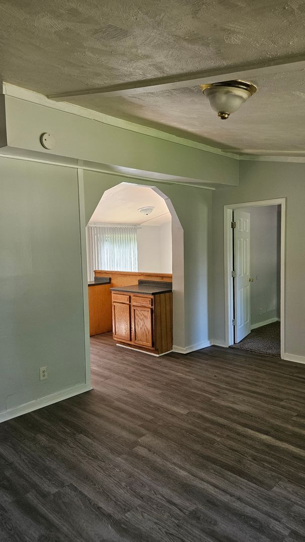 Building Photo - 2717 S Villa Dr