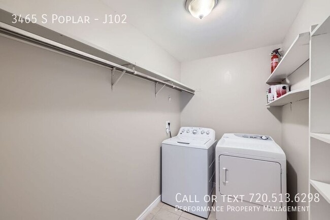 Building Photo - 3465 S Poplar St