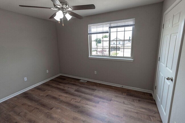 Building Photo - 4016 Snowy Owl Dr