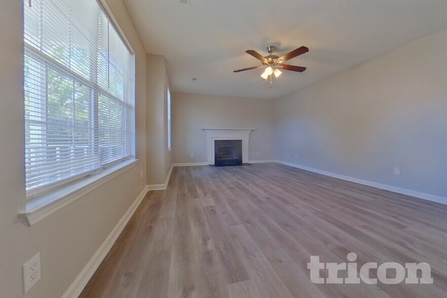 Building Photo - 13 Walnut Grove Way