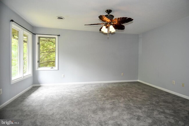 Building Photo - 2062 Farragut Dr