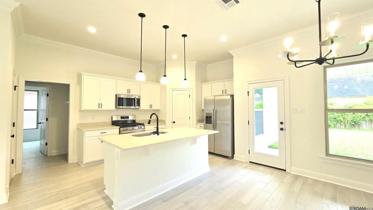 Building Photo - 9232 Asoka Ave