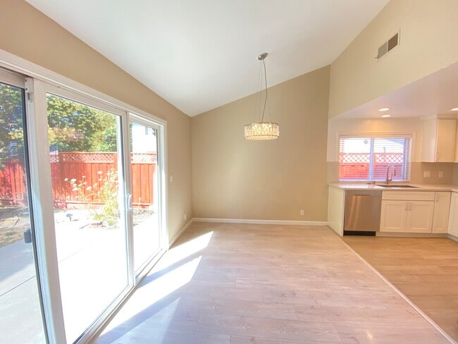 Building Photo - 3314 Inspiration Ct