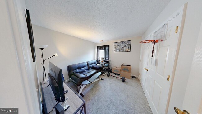 Building Photo - 2106 Whitehall Rd