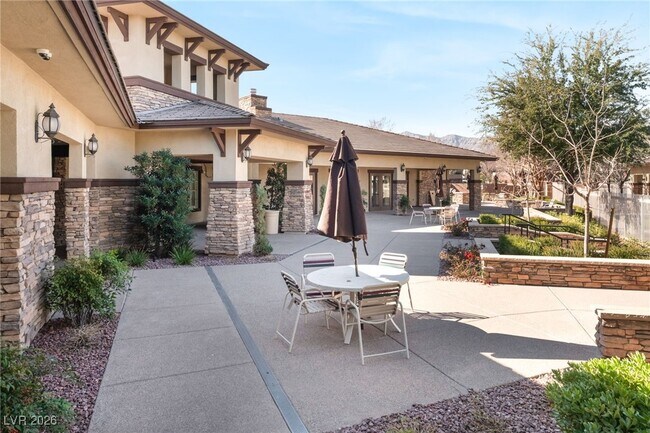 Building Photo - 10625 Mt Jefferson Ave