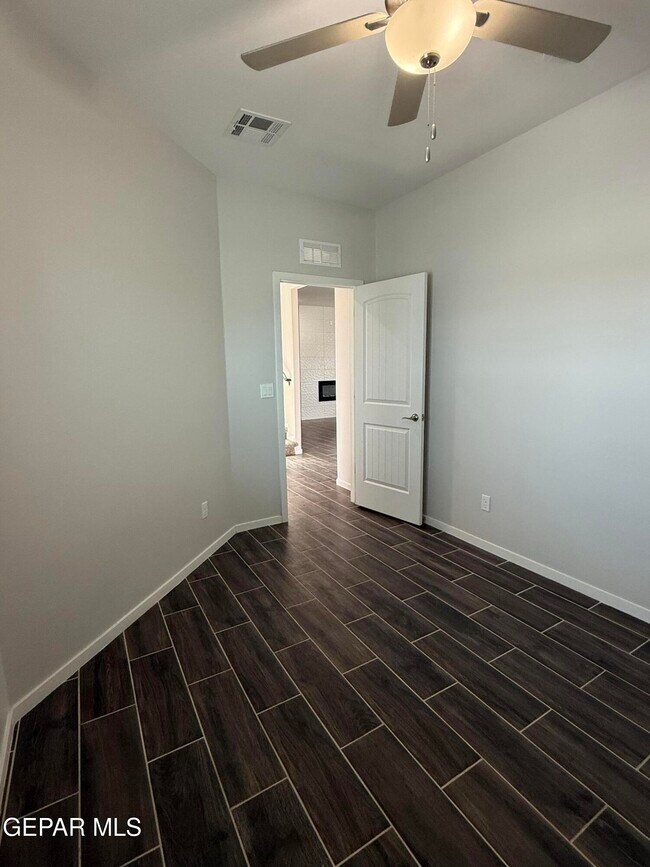 Building Photo - 804 Blingwood