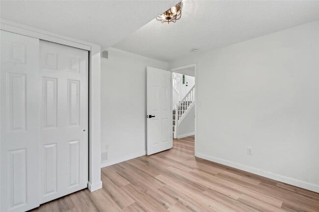 Building Photo - 802 Notre Dame Dr