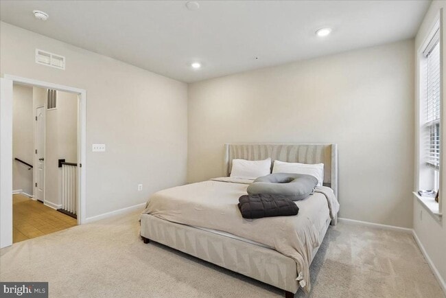 Building Photo - 10800 Blanton Wy